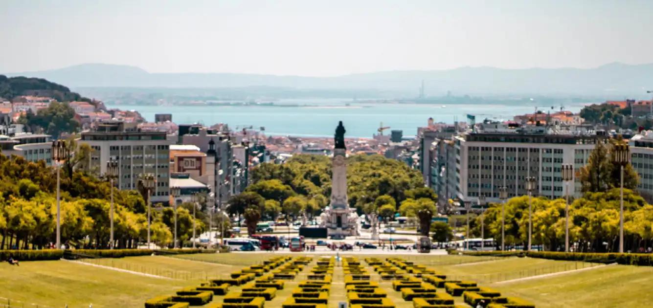 Alugar Carrinha 9 lugares Cidade de Lisboa